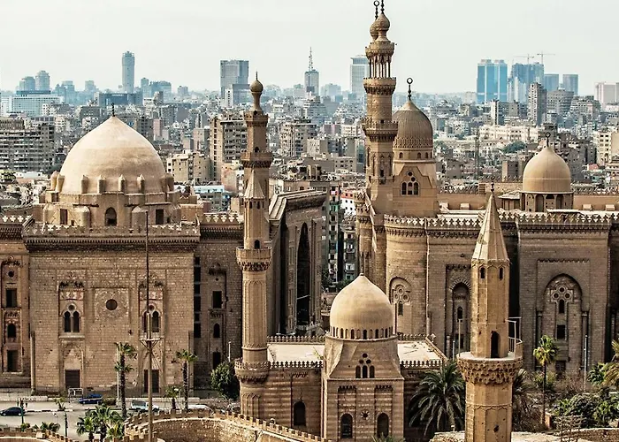 Apartment In The Heart Of The Historic Scent Of Cairo